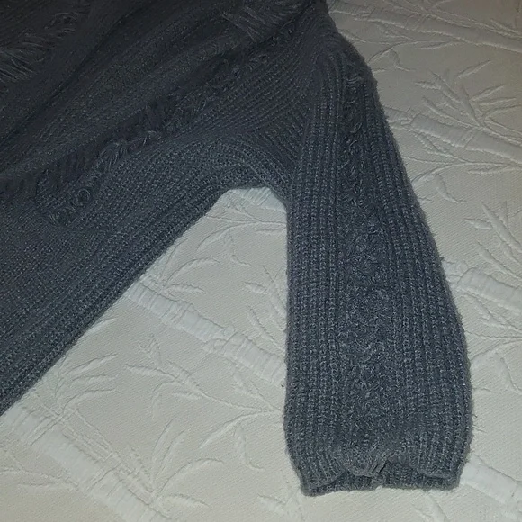 Chunky Cable Knit Long Sweater - Picture 8 of 10